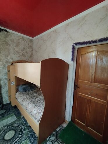 купить кровать полуторку: Продаю двух ярусную кровать для детей до 14 лет. в хорошем состоянии
