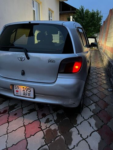 Toyota: Toyota Vitz: 2001 г., 1 л, Автомат, Бензин, Хэтчбэк