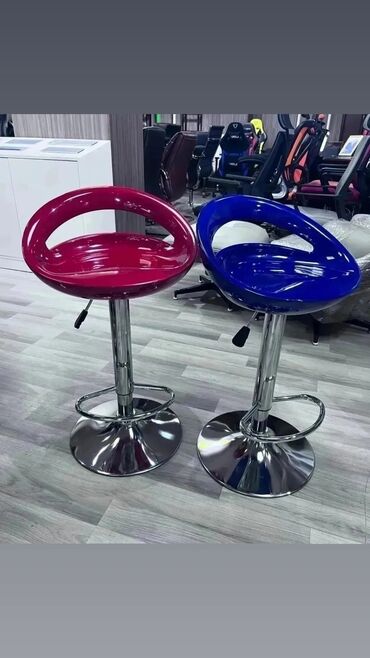 Ofis və oyun kresloları: Yeni, Təkərli, Qolları tənzimlənir, Parça — 24