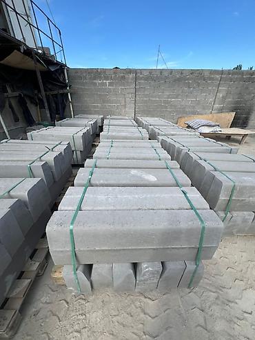 Дорожные бордюры: Дорожный бортовой камень (бордюр) из вибропрессованного бетона — 9