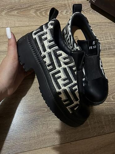 Qadın ayaqqabıları: Fendi, Ölçü: 38, Yeni — 4