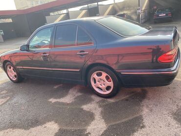 Mercedes-Benz: Mercedes-Benz E-Class (W210) sedan - Kuzov: 4 qapılı sedan, tünd mavi — 6