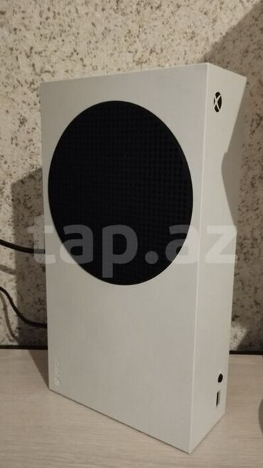 Xbox series s çox ideal vəziyyətdə 2pult əla vəziyyətdə problemsiz