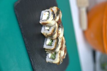 Готовые блюда, кулинария: Пицца и роллы – набор блюд для любителей японской и итальянской кухни — 11