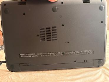 HP: HP noutbuk satılır. Korpus boz rəngdədir, klassik və sadə dizayna — 1