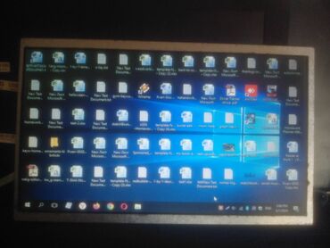 windows 10 masaüstü: Netbuk ekranı 10.1 - Samsung netbook -undan cıxarılıb. problemsiz