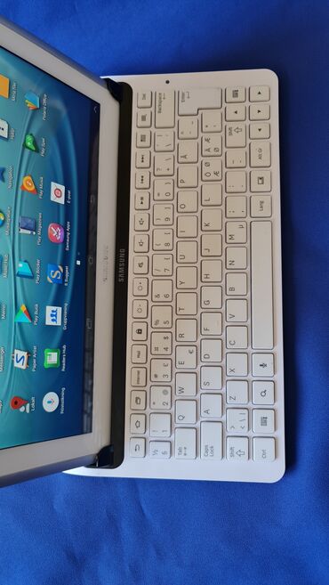 Tableti: 2 tableta sa orginalnim fabrickim tastaturama, kao novo sve, sve — 12