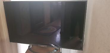 şüşə: Sony LCD TV – Model KDL-46W904A, 46 düym - Ekran: 46" LCD, Full HD — 2