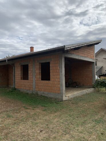 Kuće na prodaju: Na prodaju kuća (220m2) sa pomoćnim objektom (56m2) na placu 4,6 ari — 5