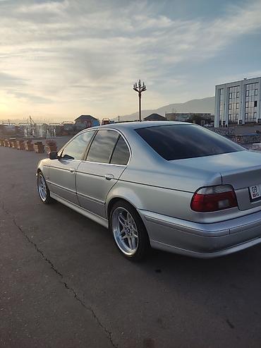 vw id6: BMW 525: 2002 г., Бензин, Седан — 2