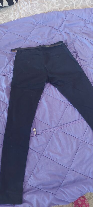 sive farmerke zenske kombinacije: Novo. Crne pantalone u velicini 26. Cena 800 din