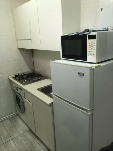 Uzunmüddətli kirayə mənzillər: Tarqovuda, İçəri şəhər metrosu yaxınlığında, 2 mərtəbəli binanın 2-ci — 12