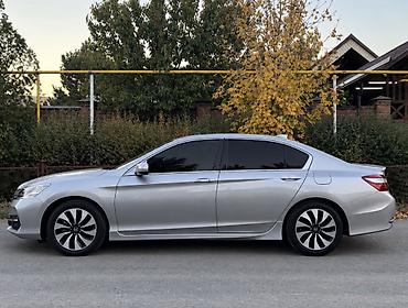 100: Honda Accord: 2017 г., 2 л, Автомат, Гибрид, Седан — 4