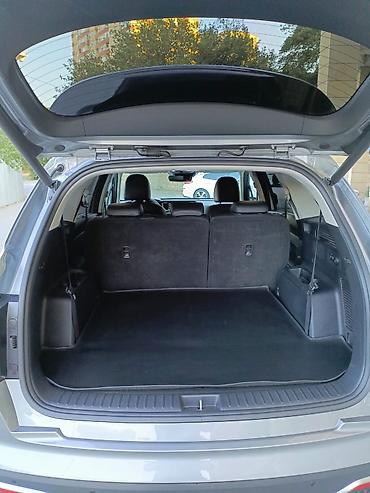 kia radiator: Kia Sorento AWD – gümüş rəngli, müasir dizaynlı yolsuzluq/SUV — 5
