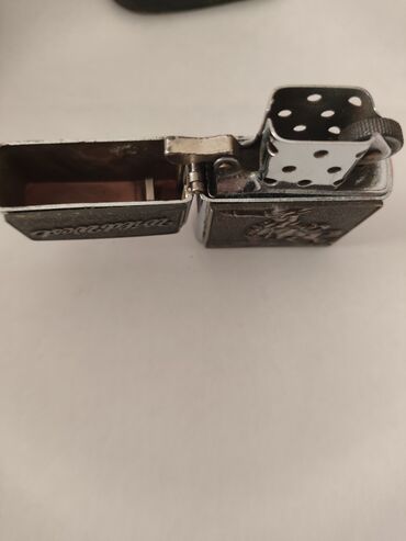 Qəlyan, vayp və aksesuarları: Zippo benzinli alışqan – Wild West temalı - Brend: Zippo (Bradford — 9