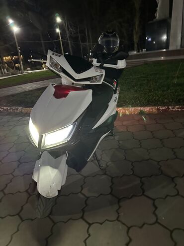 Другая мототехника: Продаю скутер м8 состояние отличное без вложений