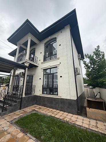 Продажа коттеджей и домов: Продаётся частный дом с благоустроенным участком. - Двухэтажный — 3
