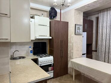 Долгосрочная аренда квартир: 1 комната, Агентство недвижимости, Без подселения, С мебелью частично