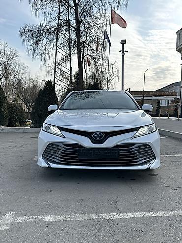 Toyota: Toyota Camry: 2018 г., 2.5 л, Вариатор, Гибрид, Седан — 7