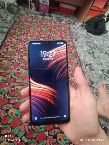 где купить сотовый телефон: Poco M3, Б/у, 64 ГБ, цвет - Черный, 1 SIM, 2 SIM