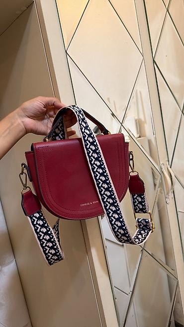charles keith: Charles & Keith çiyin/çapraz çanta - Rəng: Bordo (qırmızı ton) - — 2