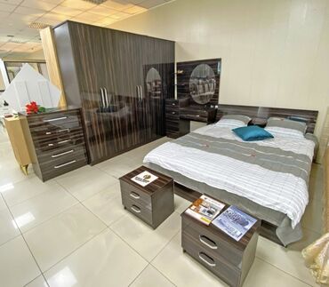 мебел талас: Спальный гарнитур, Двуспальная кровать, Шкаф, Комод, цвет - Черный, Б/у