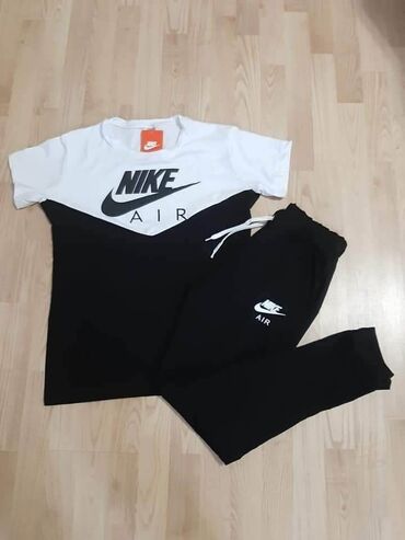 Kompleti: Komplet s m l xl 2xl Cena 2200 din — 5