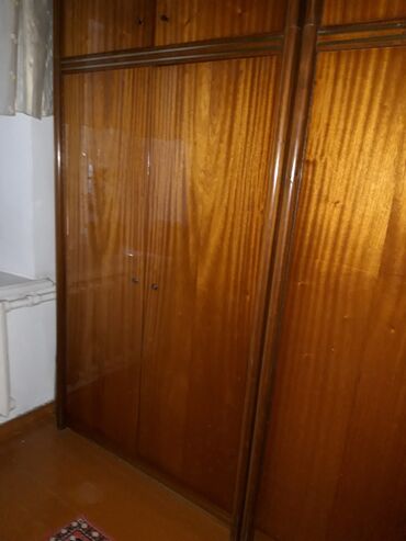 продам мебель бу в бишкеке: Шифоньер, Колдонулган, Түз, түсү - Күрөң, Жыгач