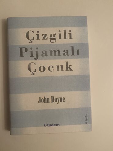 türk kitabları: Çizgili Pijamalı çocuk- Türk dilində