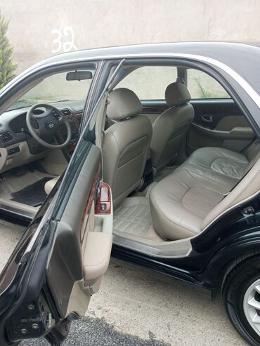 Hyundai: Hyundai XG (Grandeur) sedan - Kuzov: qara rəng, xrom detallar, 16" — 19