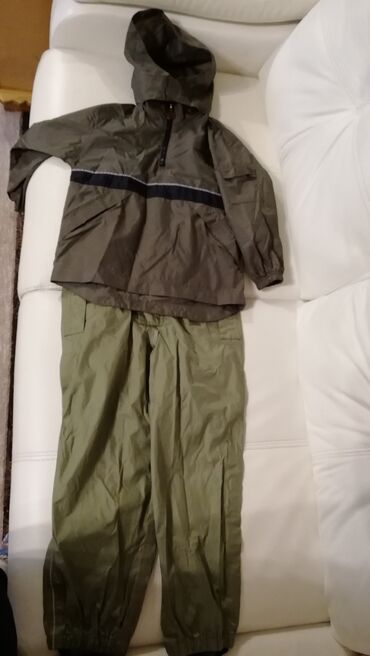 зеленый пиджак: Дождевик. Костюм из плащевки от дождя и ветра. На 4-6 лет. (122/128)