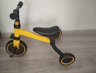 трехколесный велосипед с надувными колесами: Детский трехколесный велосипед/беговел 2‑в‑1, цвет желтый с черным