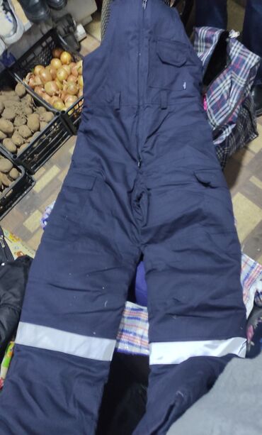 рабочие одежды: Теплый комбинезон и штаны рабочие
размер 50