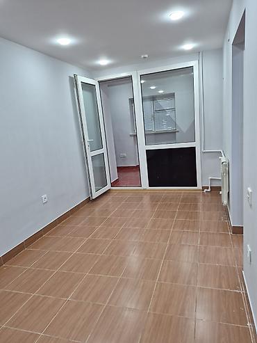 studiya otaq: İcarəyə obyekt – 60 kv.m, 3 otaq Xüsusiyyətlər:Icare ofis Nizami — 9