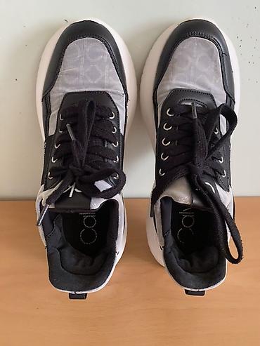 calvin: Tam orjinal Calvin Klein kişi/kadın krasofkasi. Yaxsi veziyyetde — 6