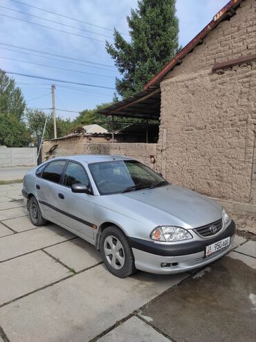 mercedes benz vito авто: Toyota Avensis: 2002 г., 1.8 л, Автомат, Бензин, Хэтчбэк