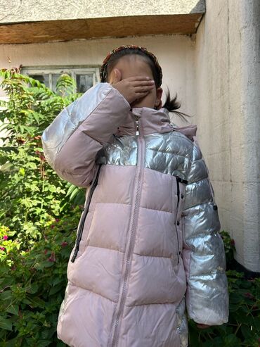 Верхняя одежда: Детские верхние одежды для девочек Б/У очень хорошем состоянии всё по — 4