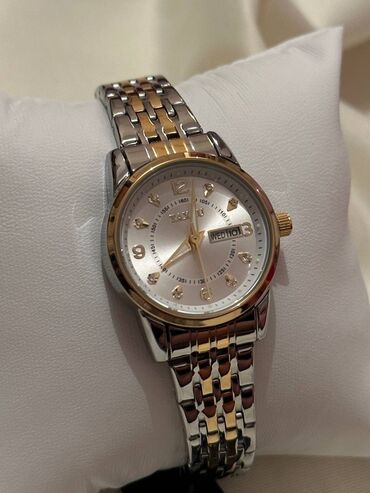 часы кварцевые rolex daytona золотой корпус: ✅️ новые кварцевые женские часы ✅️ корпус из стали ✅️ от бренда
