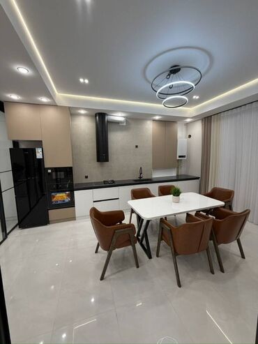 элитный дом: 4 комнаты, 227 м²