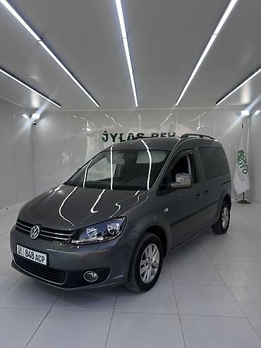 места: Volkswagen Caddy: 2013 г., 1.2 л, Механика, Бензин, Универсал — 2