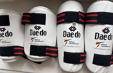 Бизнес үчүн жабдуулар: Набор защитных щитков для тхэквондо Daedo (сертификация World — 2
