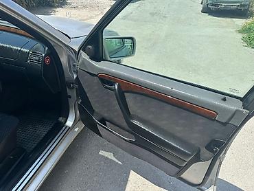 w202 salon: Mercedes-Benz C 230: 2.3 l | 1996 il Sedan — 5