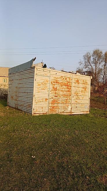 Другое оборудование для бизнеса: Продаю два магазинчика,зелёный овощной,а белый простой,цена за каждый — 5