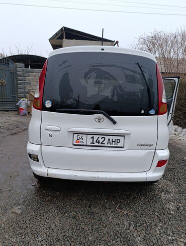 баткен старекс: Toyota Funcargo - это компактный и функциональный минивэн. Идеально