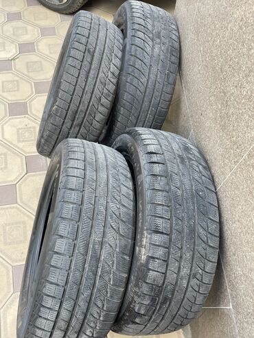 Шины: Шины 245 / 55 / R 19, Зима, Б/у, Комплект, Внедорожные (АТ/МТ), Китай, Roadstone