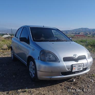 Продажа авто: Toyota Yaris: 2002 г., 1.3 л, Механика, Бензин, Хэтчбэк — 1