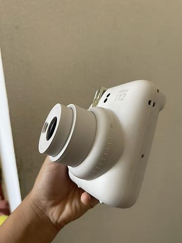 digital camera: Fujifilm Instax Mini 12 — мгновенная камера белого цвета. Основные — 8
