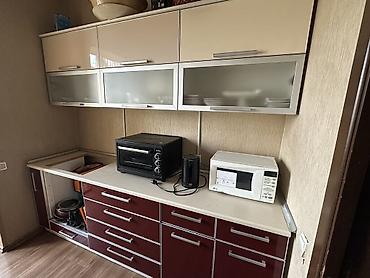 study table: Кухонный гарнитур + обеденная зона Кухонная гарнитура = 10000 Диван — 4