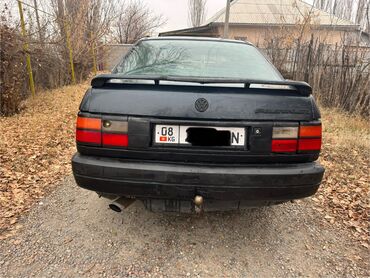 Volkswagen: Volkswagen Passat: 1990 г., 1.8 л, Механика, Бензин, Седан