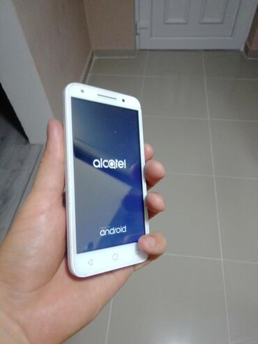 Alcatel U5 android odličan telefonnema skrivenih mana telefon jako
